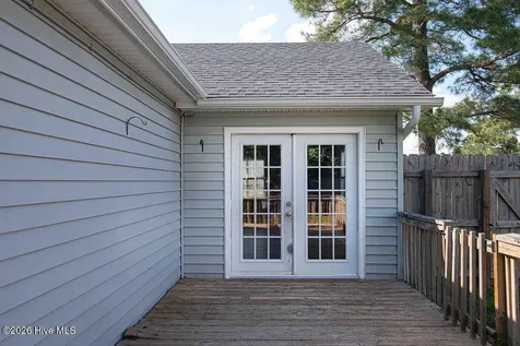 172 Glenwood Drive Hubert NC 28539