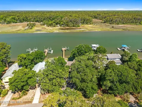 2920 W Yacht Drive Oak Island NC 28465