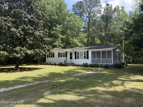 728 Warrior Trail Whiteville NC 28472