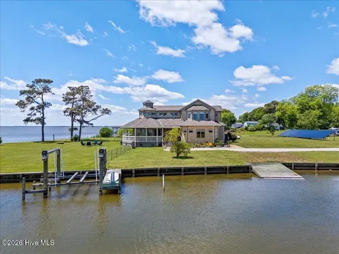 110 Barnes Lane Knotts Island NC 27950