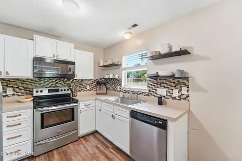 308 Pebble Lane Jacksonville NC 28546