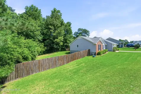 308 Pebble Lane Jacksonville NC 28546