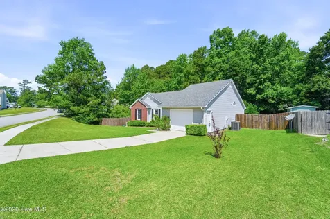 308 Pebble Lane Jacksonville NC 28546