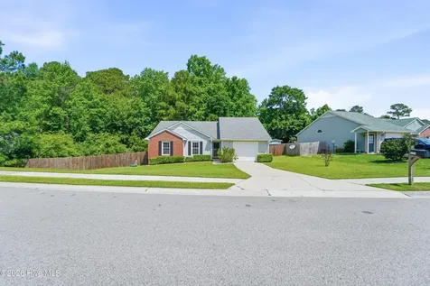 308 Pebble Lane Jacksonville NC 28546