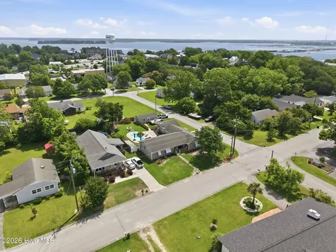 602 W Broad Street Swansboro NC 28584