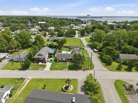 602 W Broad Street Swansboro NC 28584
