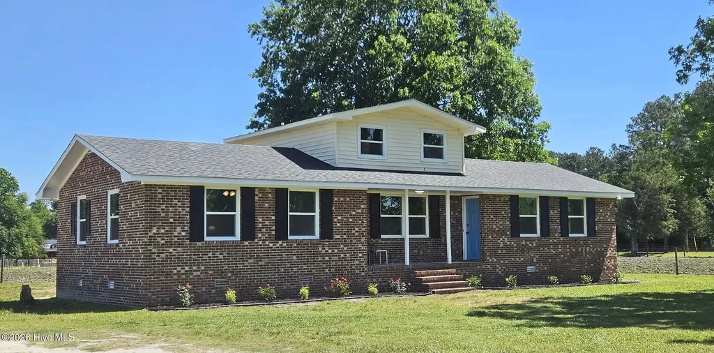 1807 Nc Highway 111 Chinquapin NC 28521