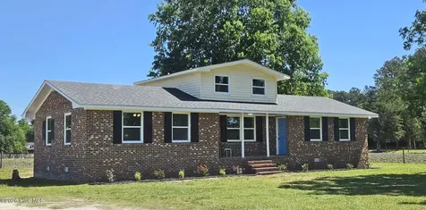 1807 Nc Highway 111 Chinquapin NC 28521