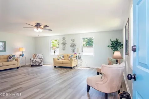 1807 Nc Highway 111 Chinquapin NC 28521