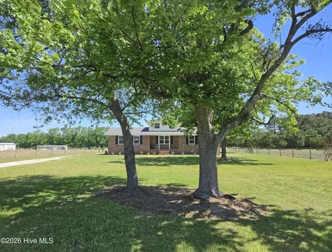1807 Nc Highway 111 Chinquapin NC 28521