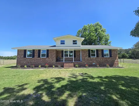 1807 Nc Highway 111 Chinquapin NC 28521