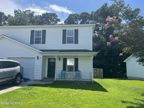 208 Winners Circle S Jacksonville NC 28546