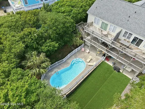 9911 Chrissie Wright Court Emerald Isle NC 28594