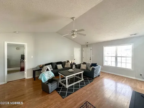 101 Luke Court New Bern NC 28560