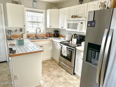 101 Luke Court New Bern NC 28560