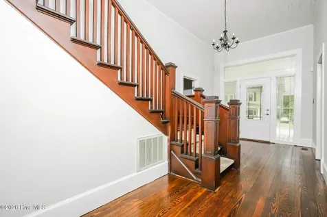 208 E Capitola Avenue Kinston NC 28501