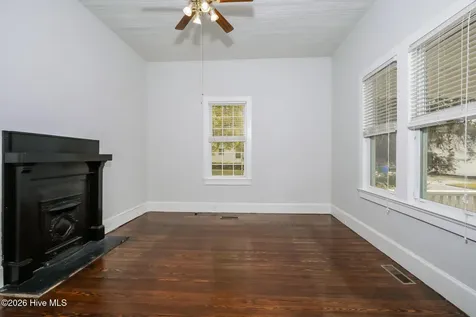 208 E Capitola Avenue Kinston NC 28501