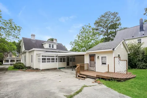 208 E Capitola Avenue Kinston NC 28501