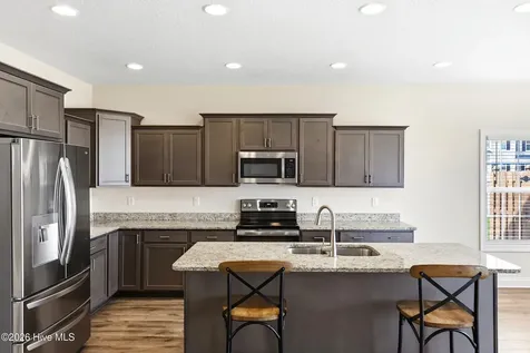 571 Appalachian Trail S Jacksonville NC 28546