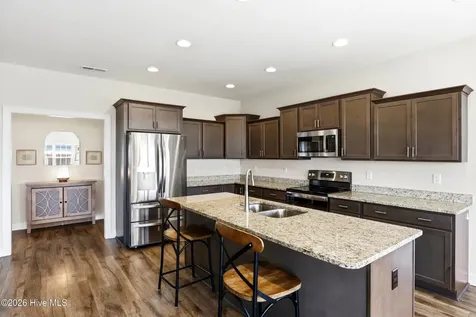 571 Appalachian Trail S Jacksonville NC 28546