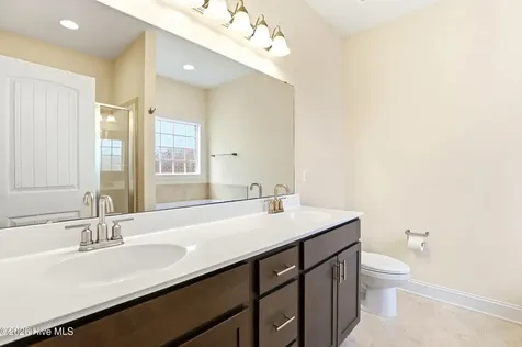 571 Appalachian Trail S Jacksonville NC 28546
