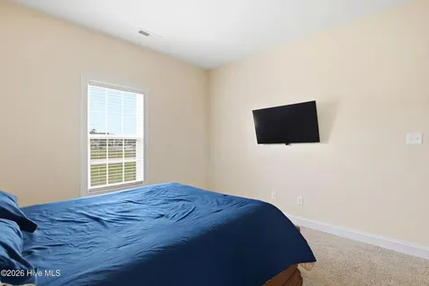 571 Appalachian Trail S Jacksonville NC 28546