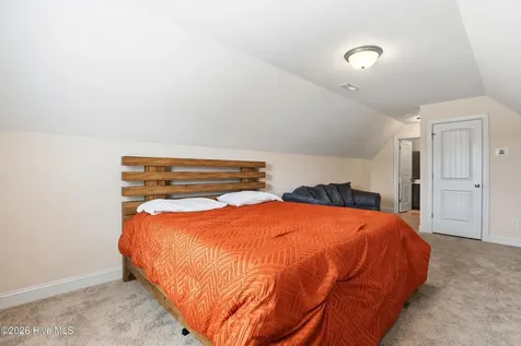 571 Appalachian Trail S Jacksonville NC 28546