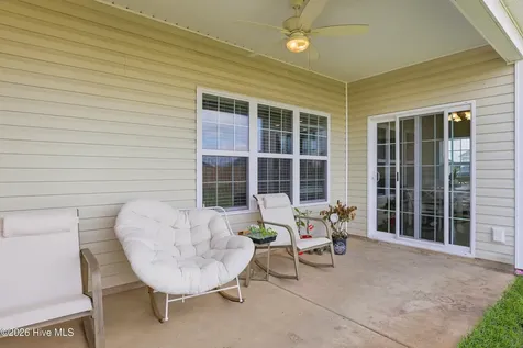 571 Appalachian Trail S Jacksonville NC 28546