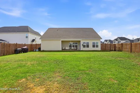 571 Appalachian Trail S Jacksonville NC 28546
