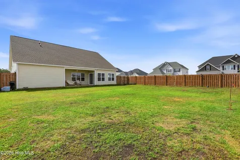 571 Appalachian Trail S Jacksonville NC 28546
