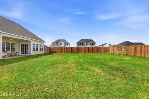 571 Appalachian Trail S Jacksonville NC 28546