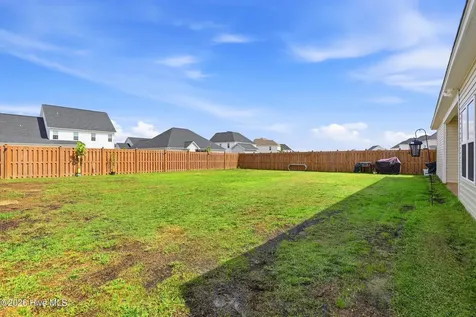 571 Appalachian Trail S Jacksonville NC 28546