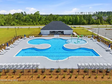571 Appalachian Trail S Jacksonville NC 28546