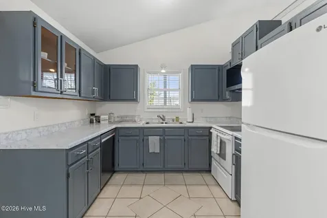 300 Foxtrace Lane Hubert NC 28539