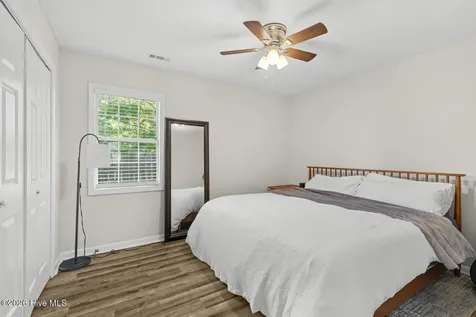 300 Foxtrace Lane Hubert NC 28539
