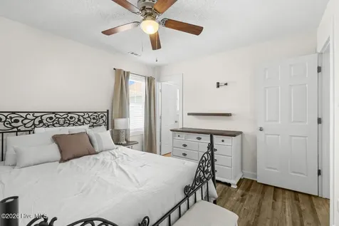 300 Foxtrace Lane Hubert NC 28539
