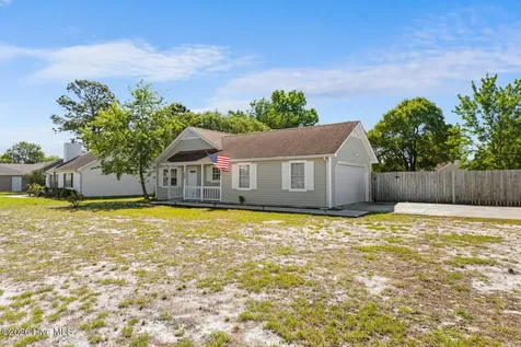 300 Foxtrace Lane Hubert NC 28539