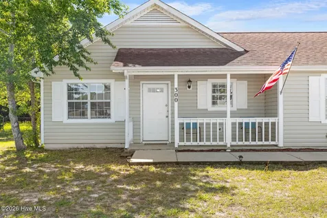 300 Foxtrace Lane Hubert NC 28539