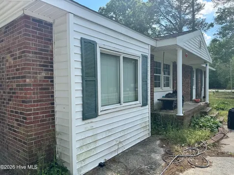 2410 Coggins Lane Ayden NC 28513