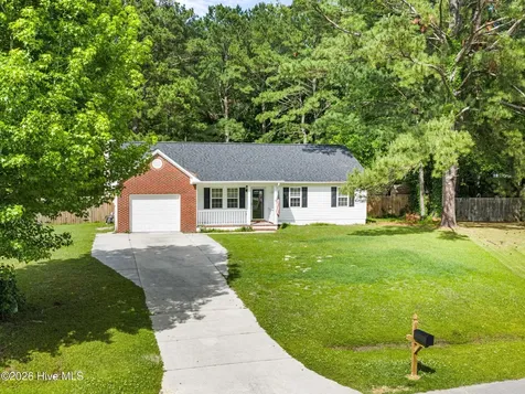 116 Sweetwater Drive Jacksonville NC 28540