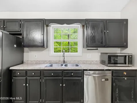 116 Sweetwater Drive Jacksonville NC 28540