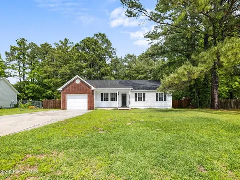 116 Sweetwater Drive Jacksonville NC 28540