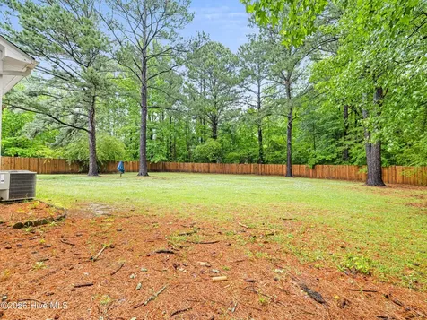 116 Sweetwater Drive Jacksonville NC 28540