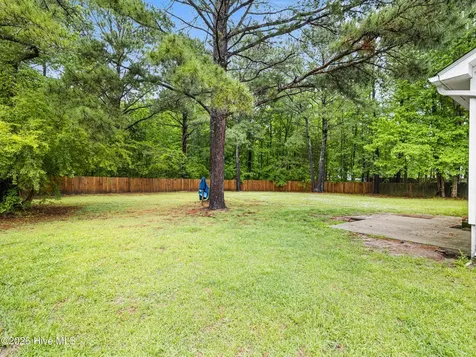 116 Sweetwater Drive Jacksonville NC 28540