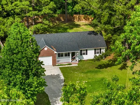 116 Sweetwater Drive Jacksonville NC 28540