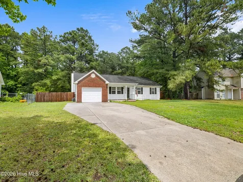 116 Sweetwater Drive Jacksonville NC 28540