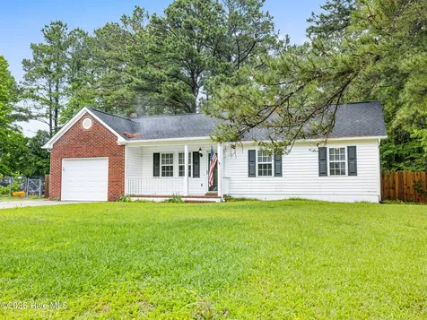 116 Sweetwater Drive Jacksonville NC 28540