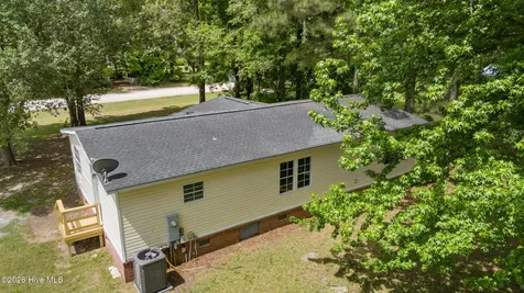 211 Pond Road Rocky Point NC 28457