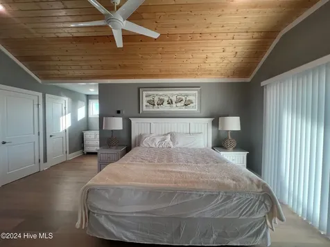 101 Melaine Street Emerald Isle NC 28594