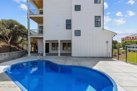 101 Melaine Street Emerald Isle NC 28594